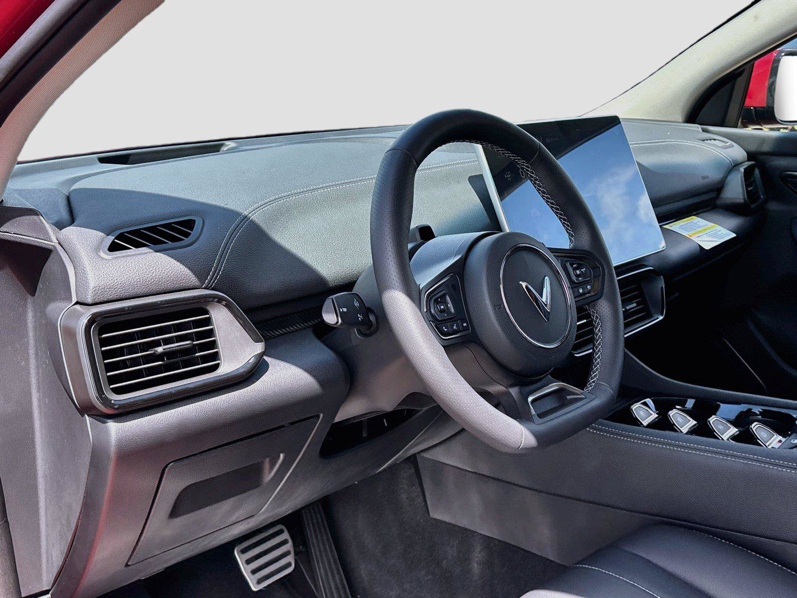 New 2027 VinFast VF 8 Eco AWD/4WD image 9