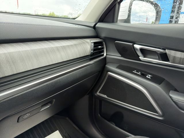 Used 2024 Kia Telluride EX w/ EX Captain's Chair Package image 26