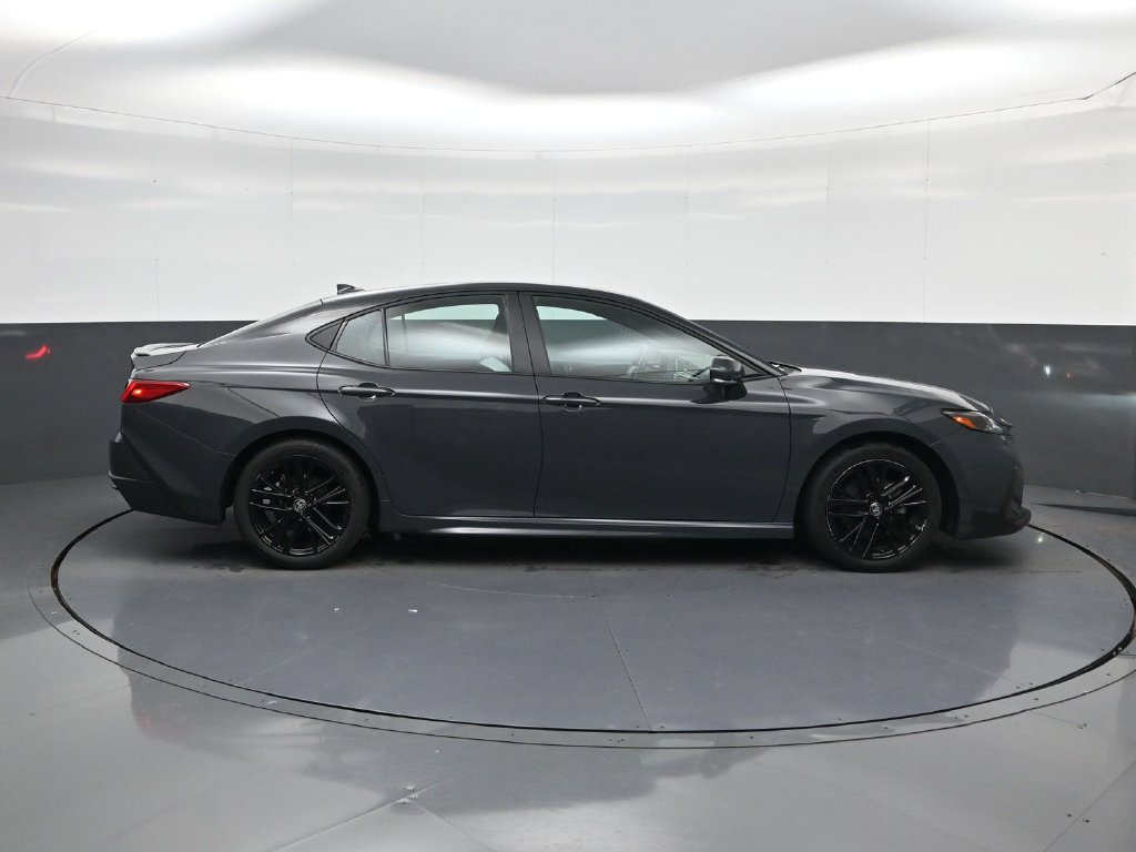 Used 2025 Toyota Camry SE FWD image 11