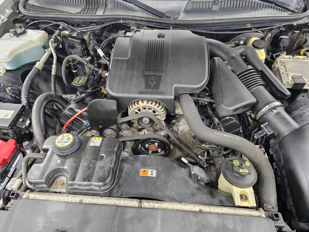 Used 2005 Lincoln Town Car Signature Limited image 33