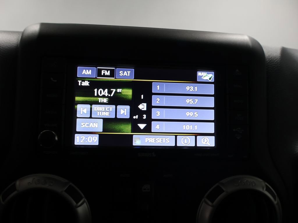 Used 2017 Jeep Wrangler Unlimited Sahara w/ Dual Top Group image 23