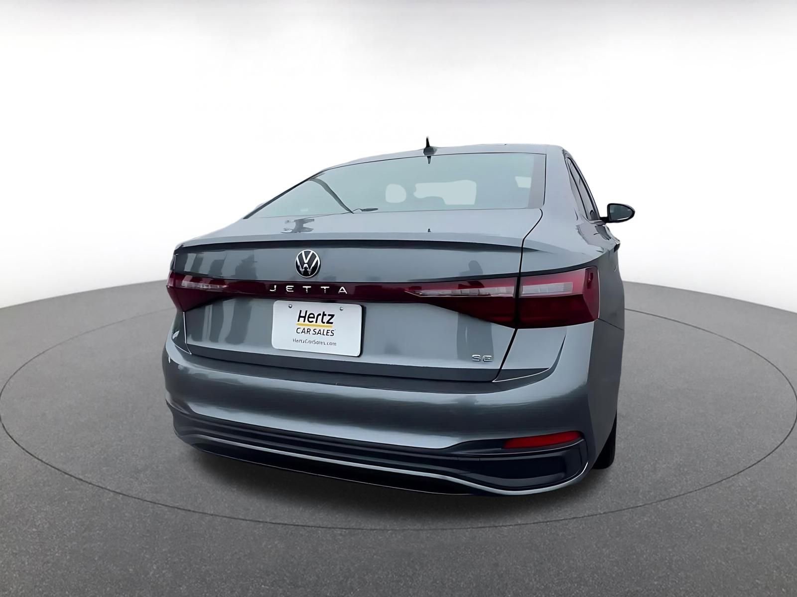 Used 2025 Volkswagen Jetta SE image 14