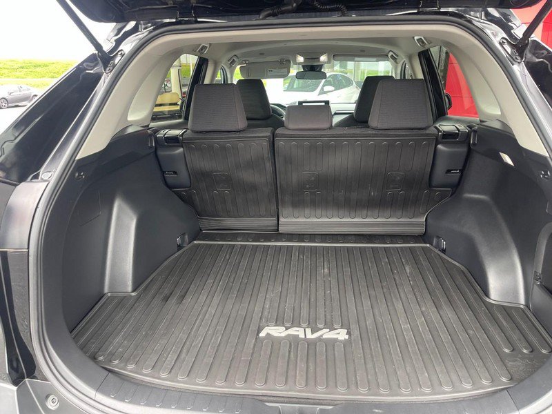 Used 2024 Toyota RAV4 LE AWD/4WD image 12