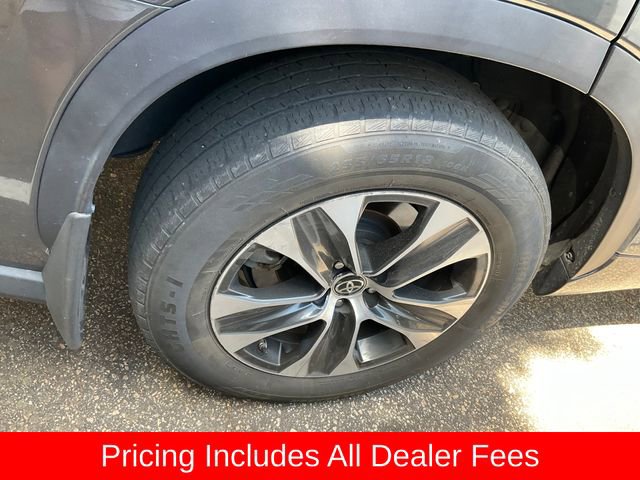 Used 2021 Toyota Highlander XLE AWD/4WD image 11