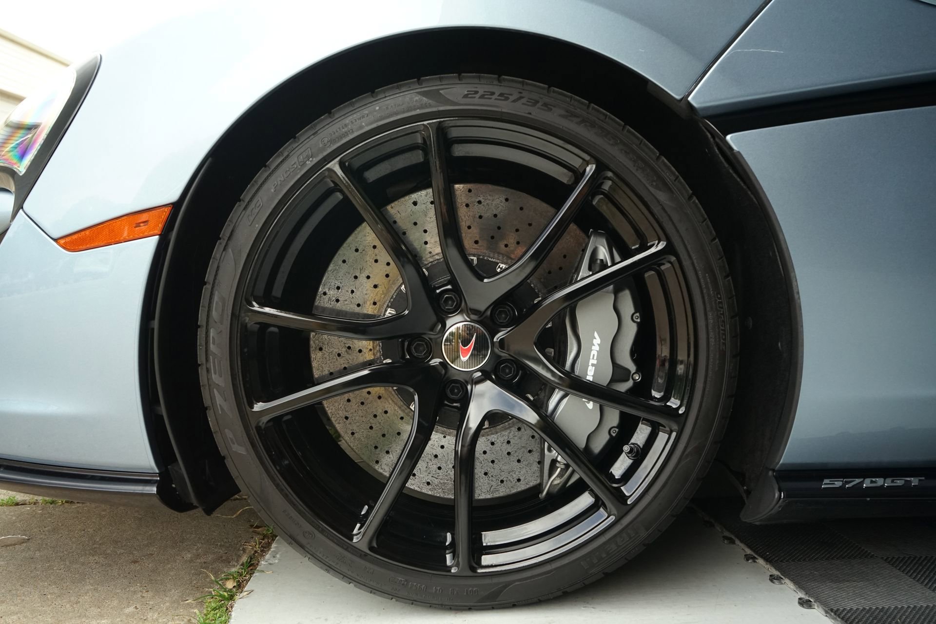 Used 2018 McLaren 570S image 31