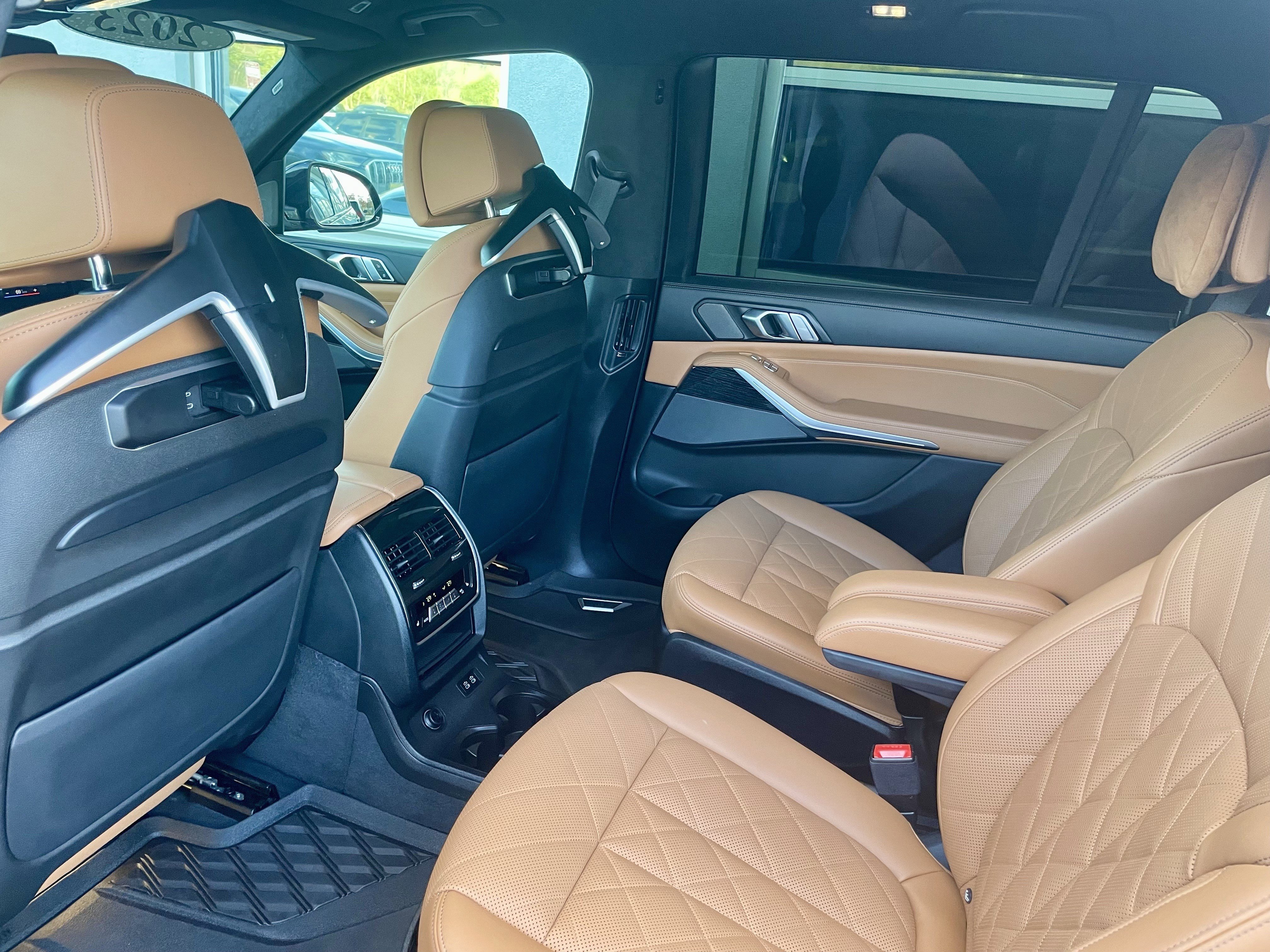 Used 2023 BMW X7 xDrive40i w/ M Sport Package image 30