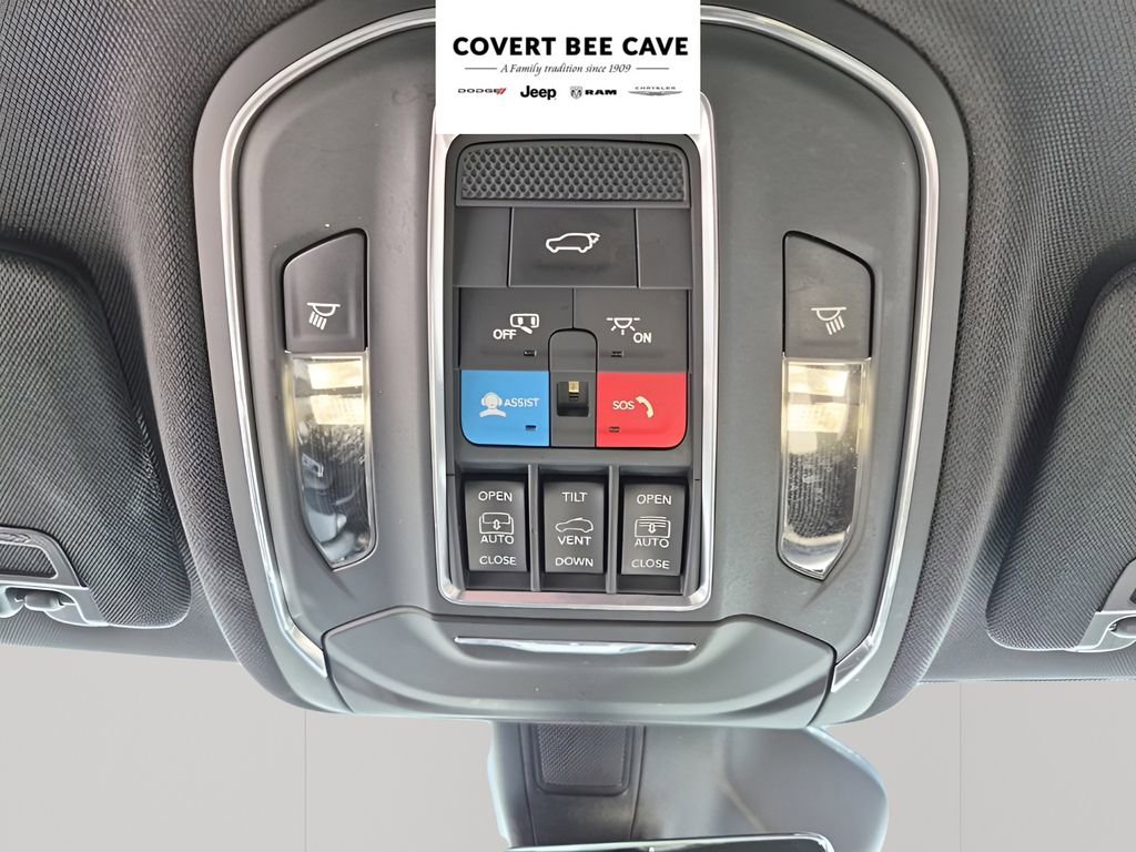 Used 2024 Jeep Grand Cherokee Limited w/ Luxury Tech Group II image 43