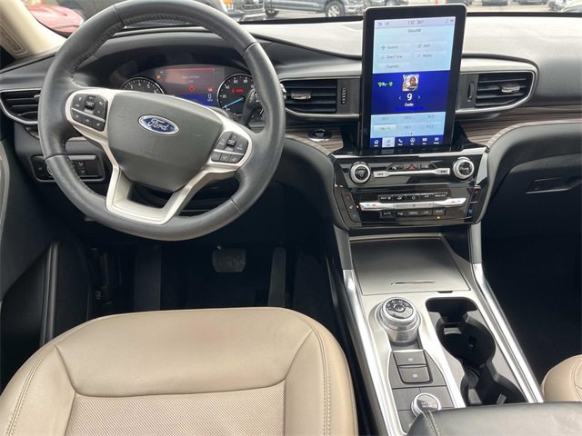 Certified 2023 Ford Explorer Limited w/ Limited Technology Package image 15