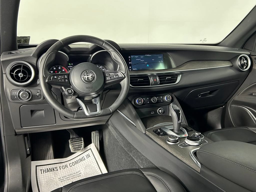 Used 2023 Alfa Romeo Stelvio Ti AWD/4WD image 18