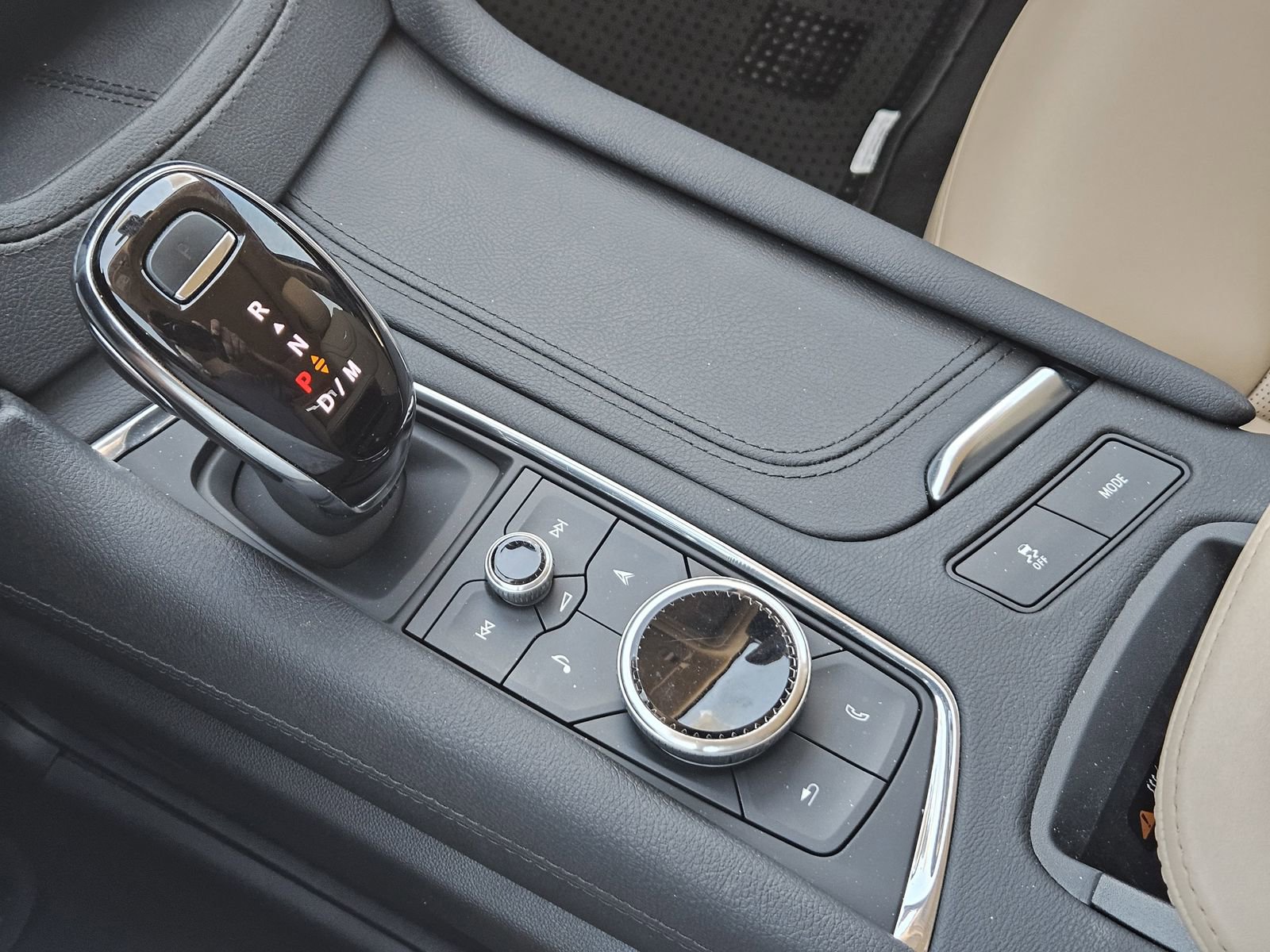 Certified 2023 Cadillac XT6 Premium Luxury w/ Platinum Package image 23