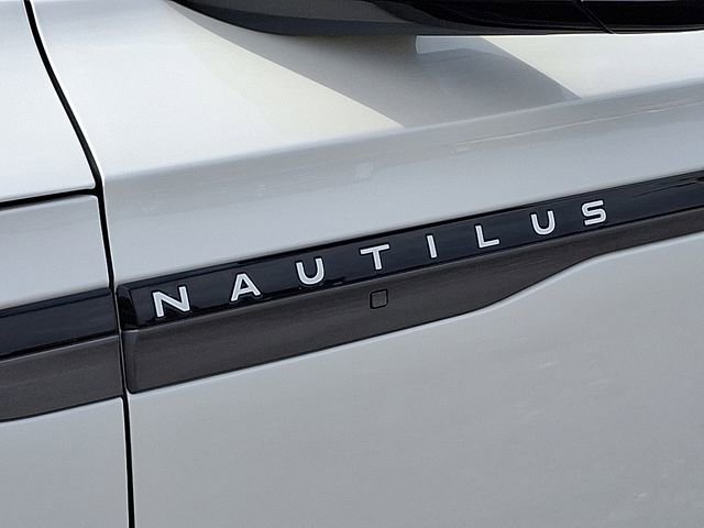 Used 2024 Lincoln Nautilus Reserve w/ Equipment Group 202A AWD/4WD image 30