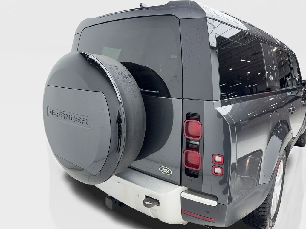 Used 2023 Land Rover Defender 130 First Edition image 11