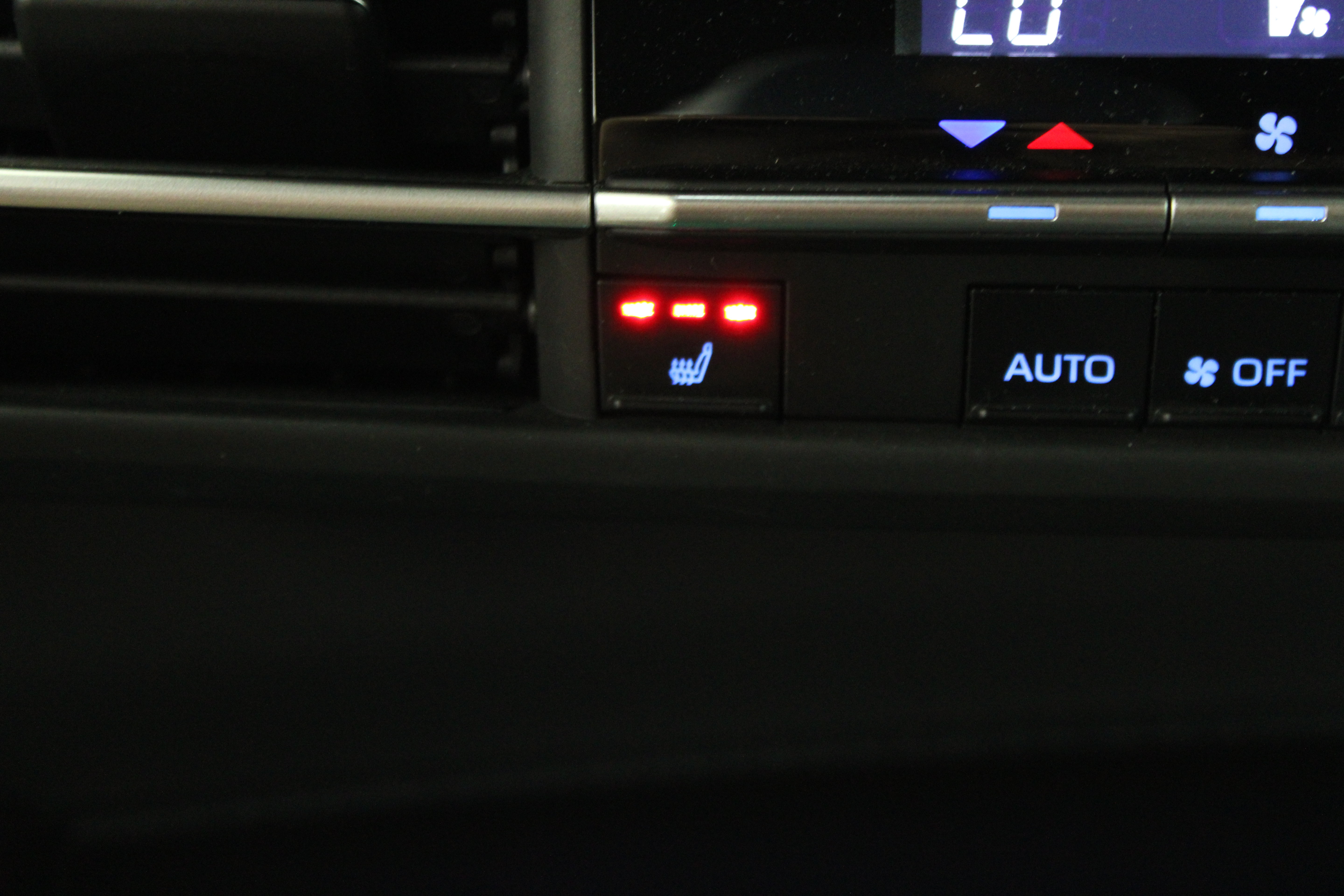 Used 2023 Toyota Sienna XSE FWD image 23