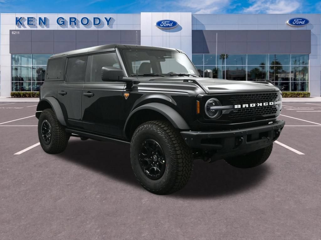 New 2026 Ford Bronco Badlands w/ Wildtrak Package