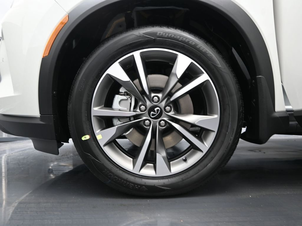 Used 2025 INFINITI QX60 Luxe w/ Vision Package image 11