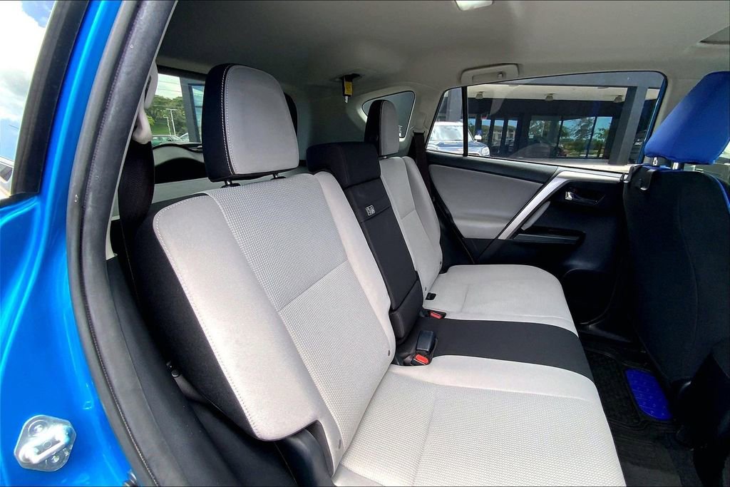 Used 2017 Toyota RAV4 XLE w/ Carpet Mat Package AWD/4WD image 26