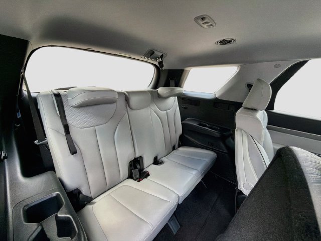Used 2023 Hyundai Palisade SEL FWD image 32