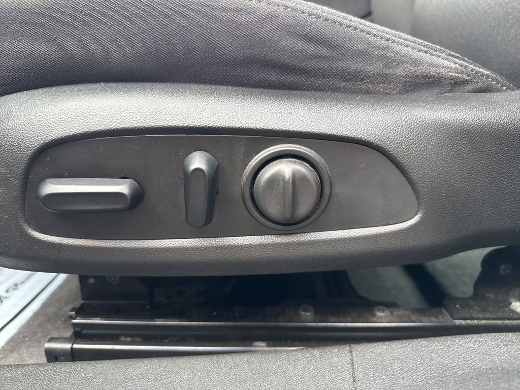 Used 2019 Chevrolet Malibu LT FWD image 30