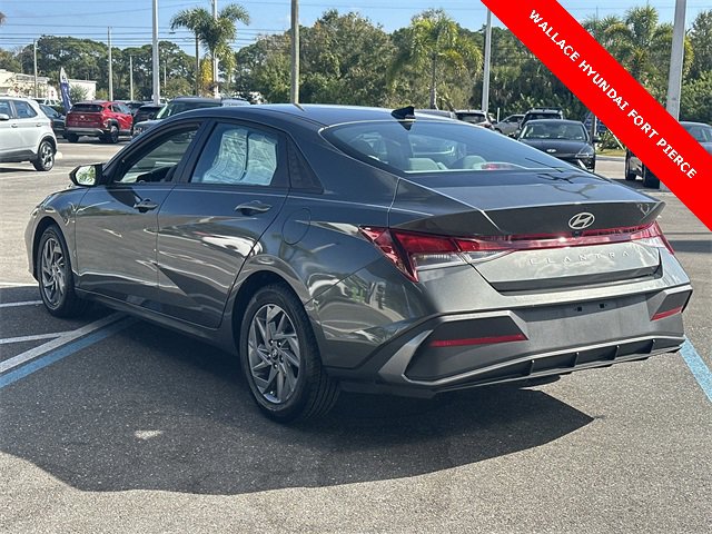Used 2024 Hyundai Elantra SEL image 8