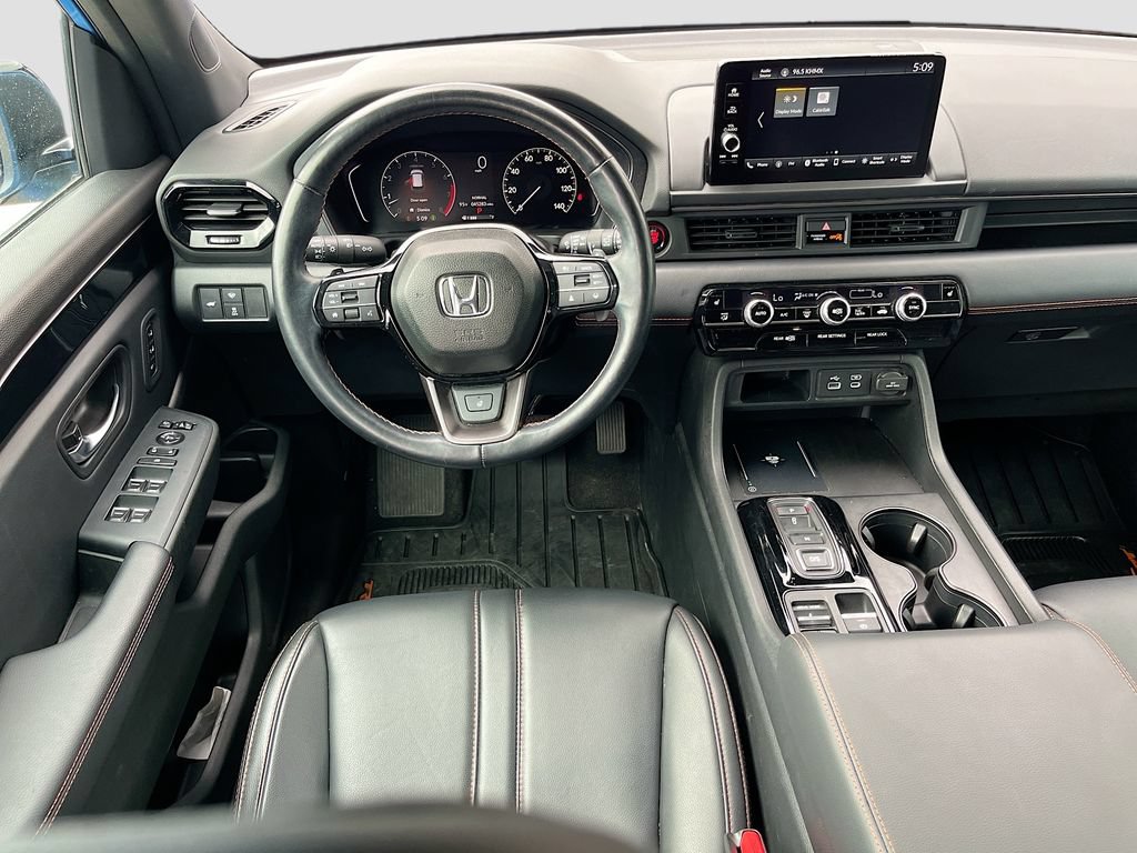 Used 2025 Honda Pilot TrailSport image 22