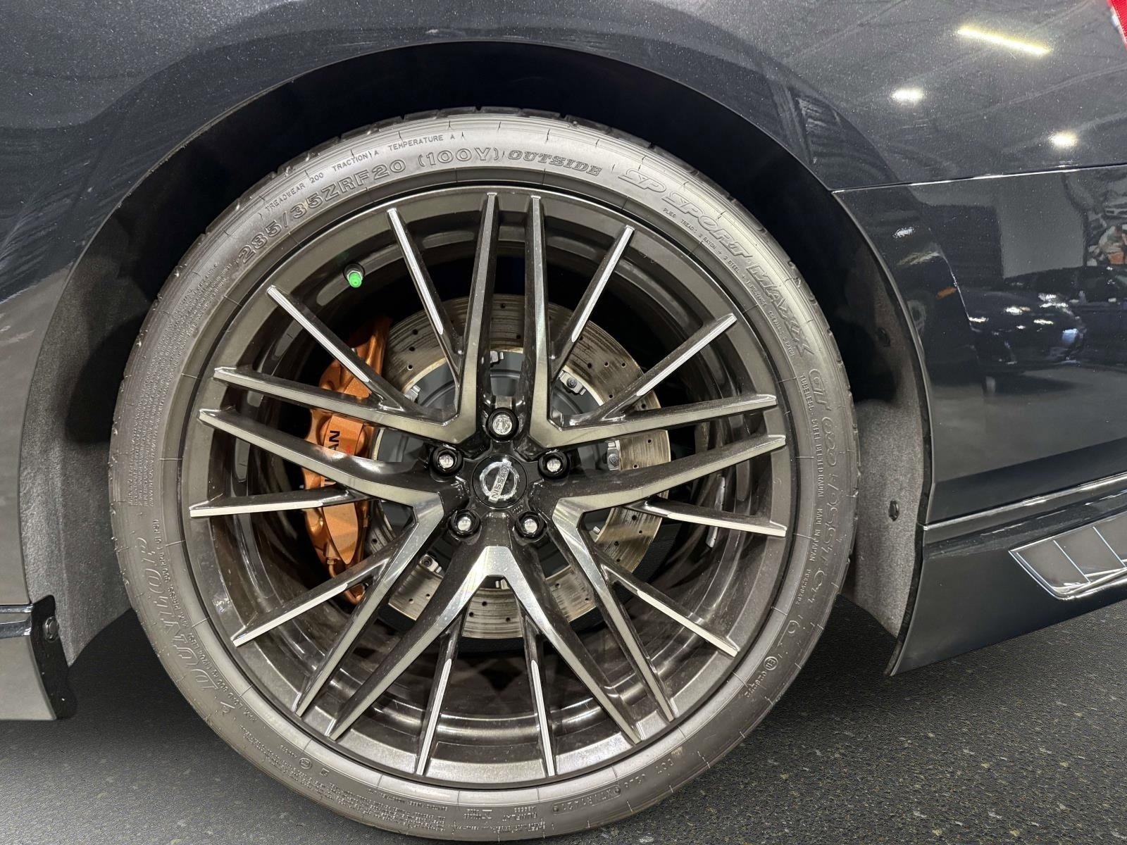 Used 2021 Nissan GT-R Premium image 21