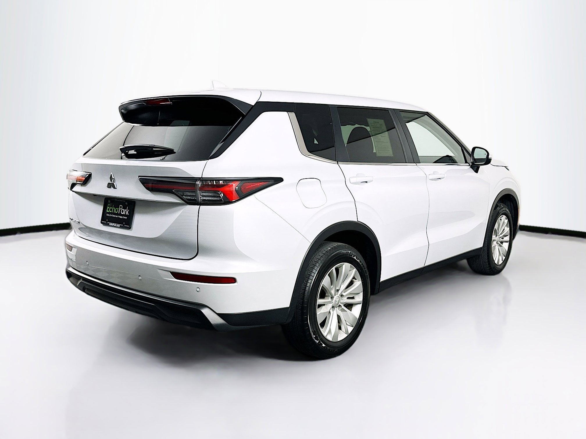 Used 2025 Mitsubishi Outlander ES AWD/4WD image 9