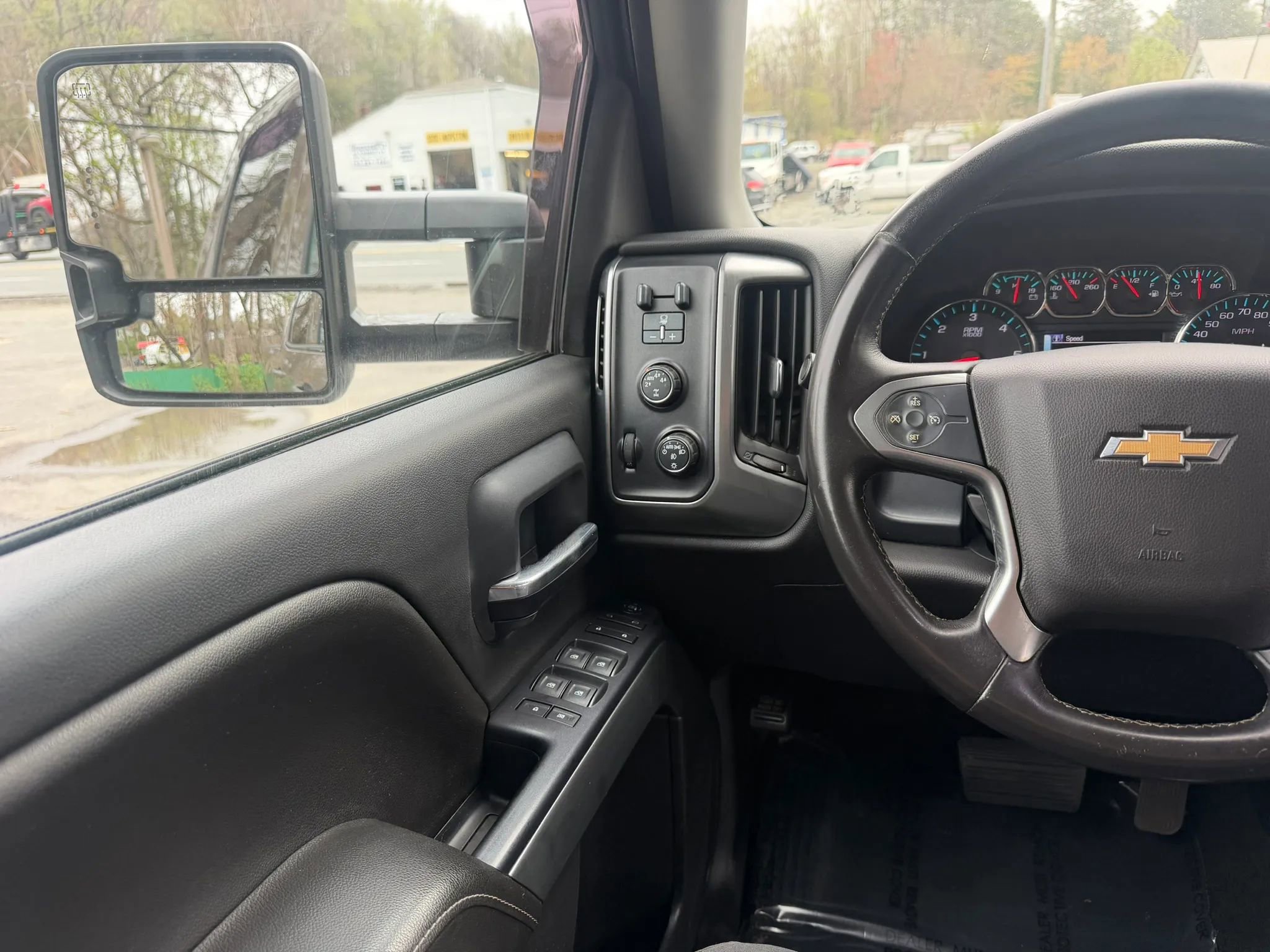 Used 2015 Chevrolet Silverado 1500 LT w/ LT Convenience Package image 30