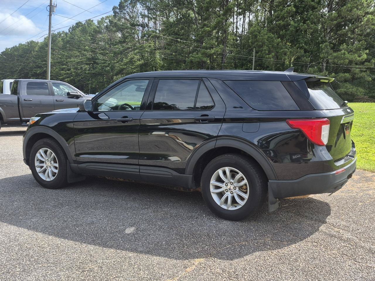 Used 2021 Ford Explorer 4WD w/ Class III Trailer Tow Package image 6