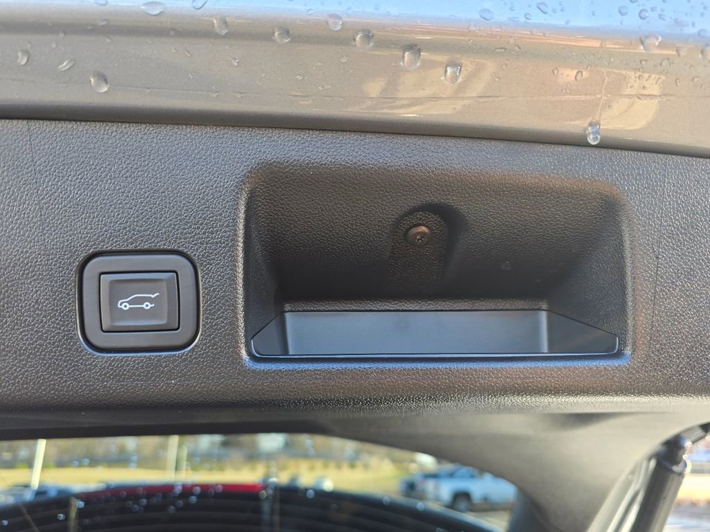 Certified 2025 Chevrolet Equinox EV RS image 32