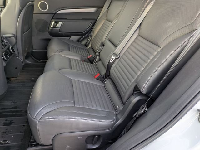 Used 2025 Land Rover Discovery Dynamic SE image 15