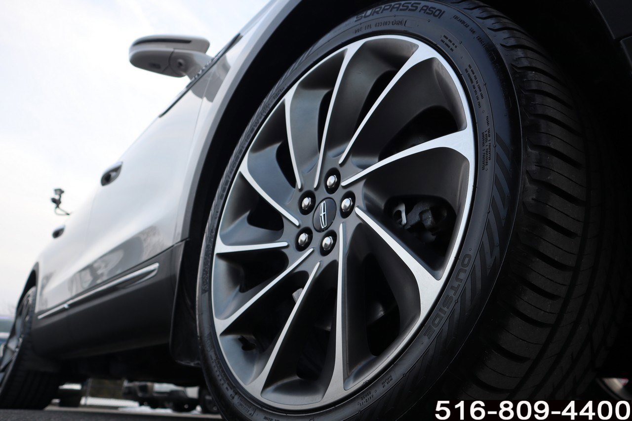 Used 2020 Lincoln Nautilus Reserve w/ Equipment Group 202A image 9