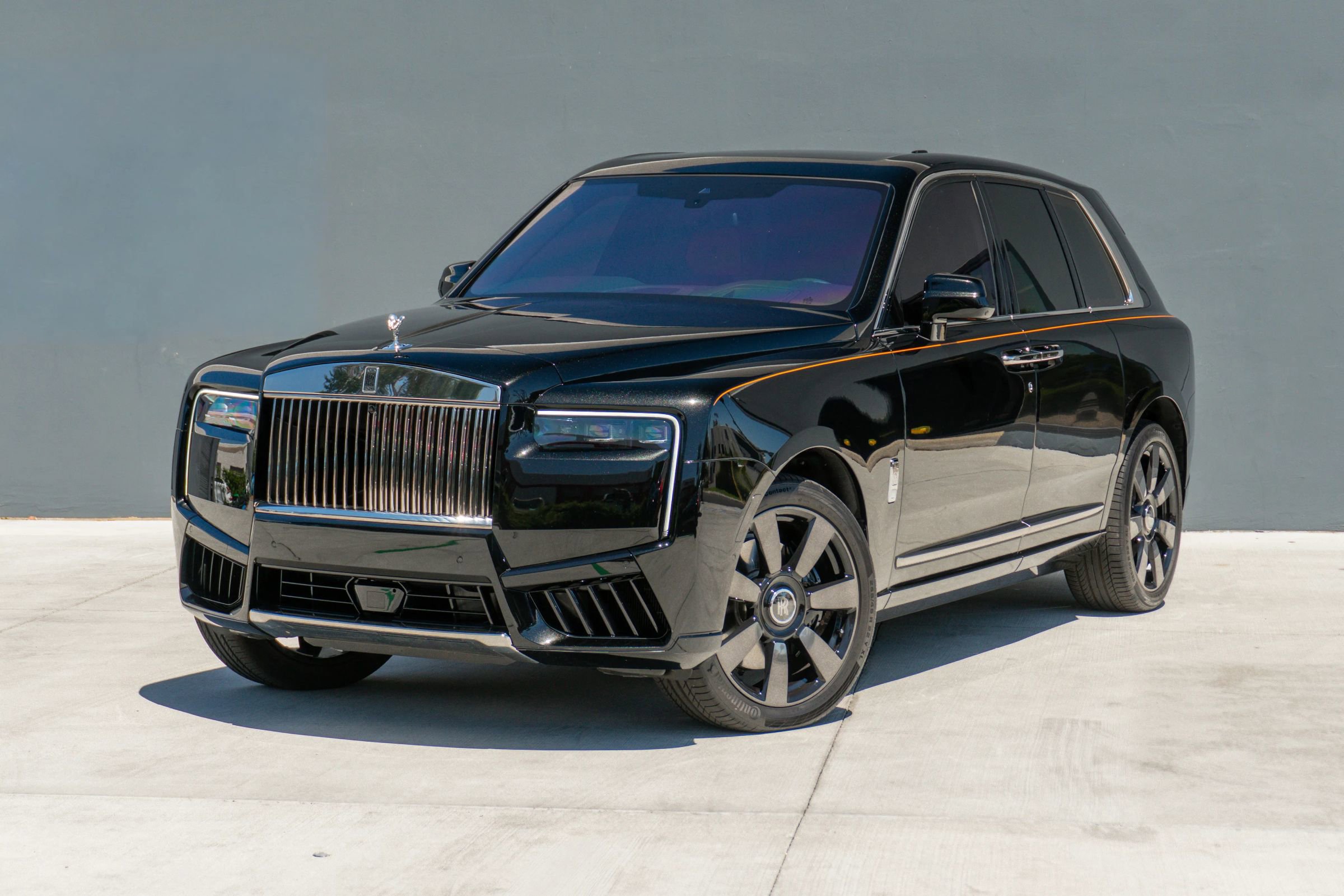 Used 2025 Rolls-Royce Cullinan image 3