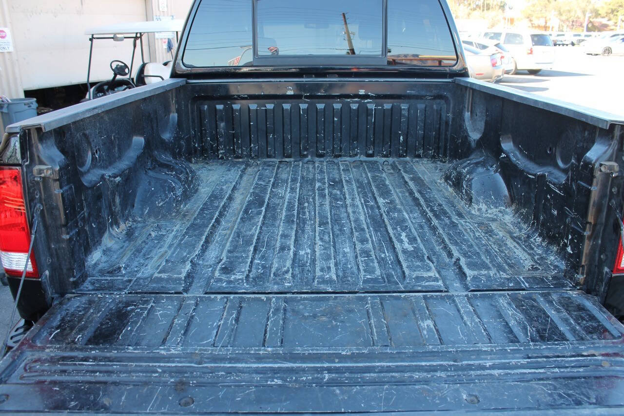 Used 2010 Nissan Titan SE RWD image 15