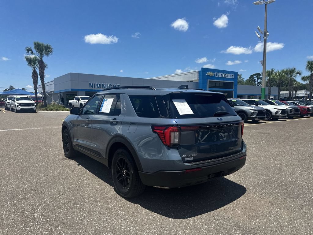 Used 2025 Ford Explorer Active RWD image 14