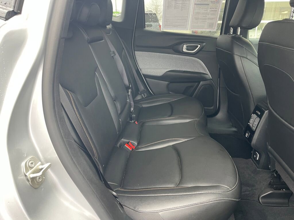 Used 2024 Jeep Compass Latitude image 26