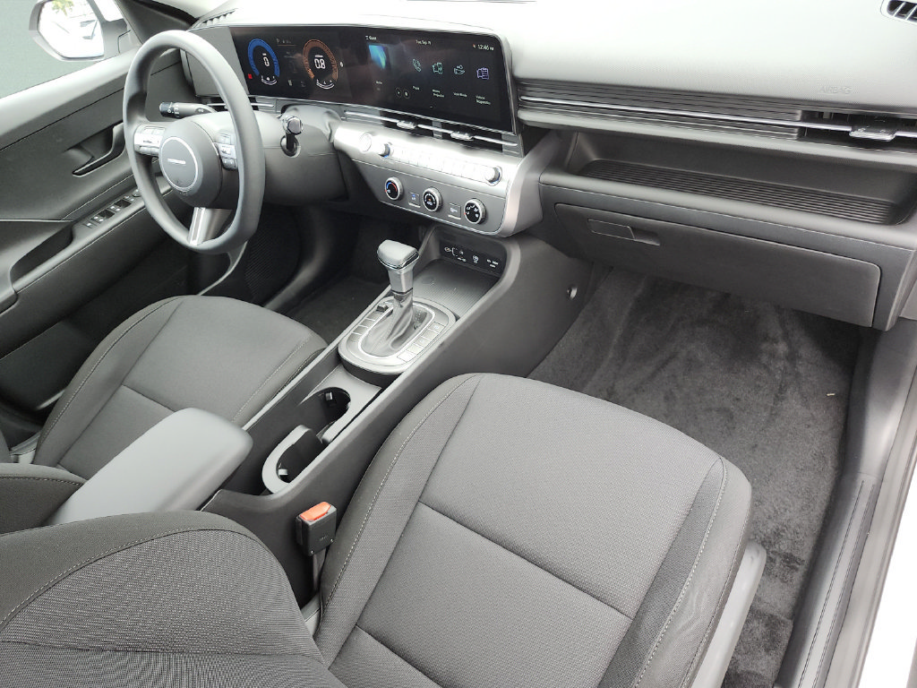 New 2027 Hyundai Kona SE FWD image 16