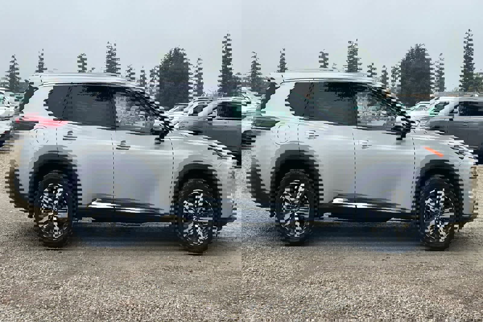 Used 2021 Nissan Rogue SL w/ Premium Package image 9