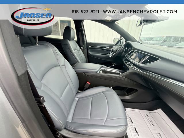 Used 2024 Buick Enclave Essence image 27