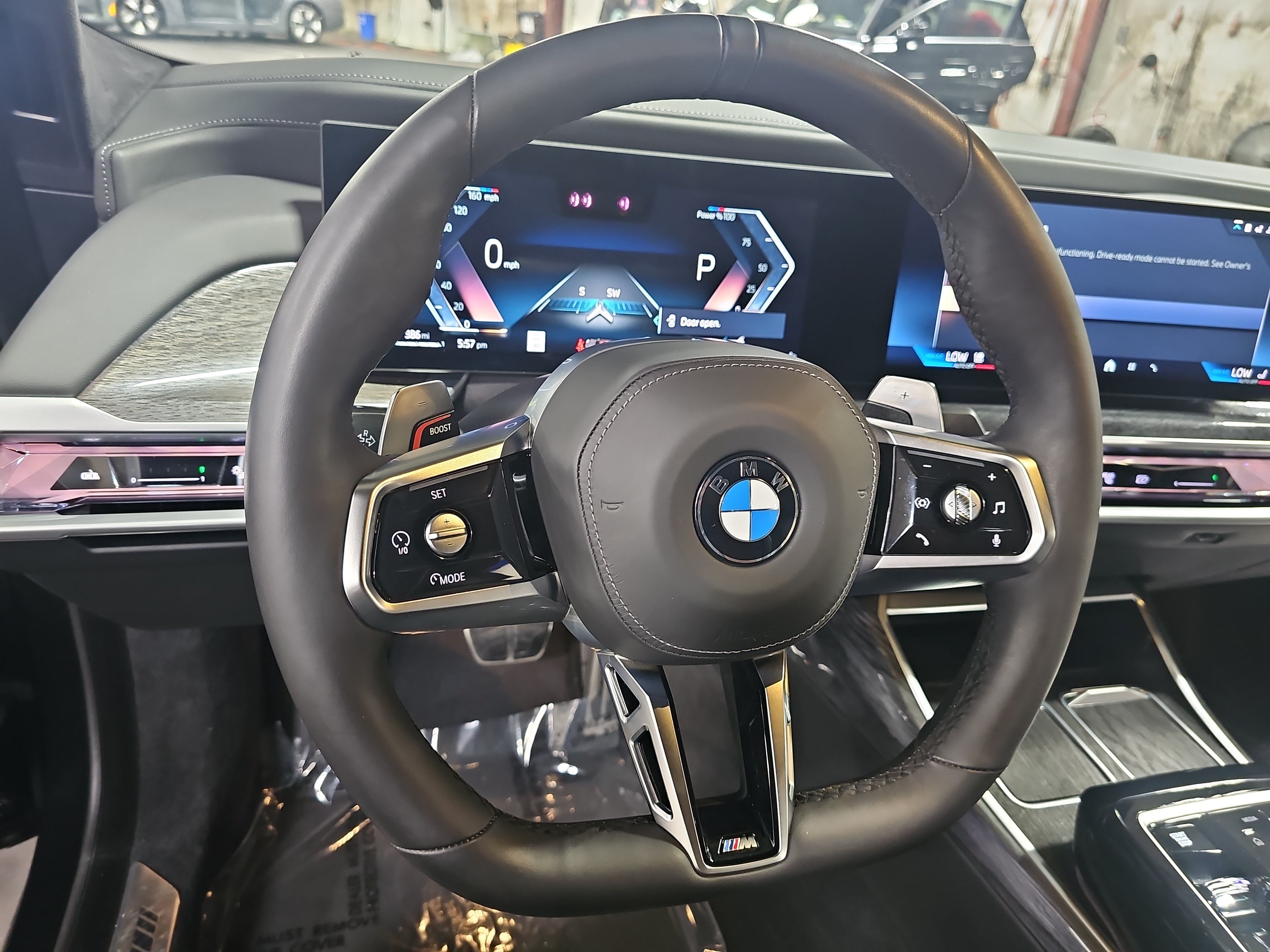 Used 2025 BMW 760i xDrive w/ Executive Package AWD/4WD image 17