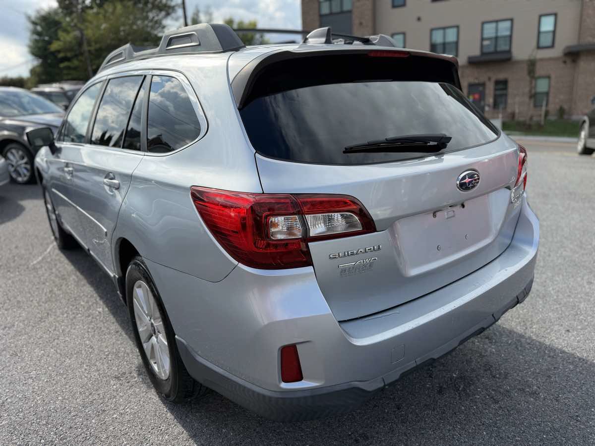 Used 2017 Subaru Outback 2.5i Premium AWD/4WD image 5