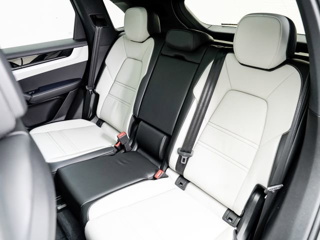 New 2026 Porsche Cayenne S image 25