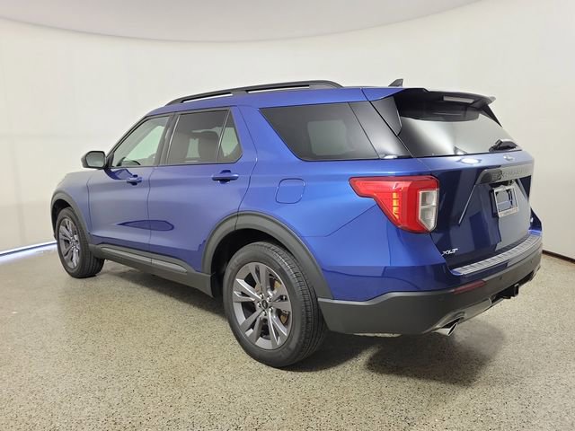 Used 2022 Ford Explorer XLT w/ Equipment Group 202A image 7