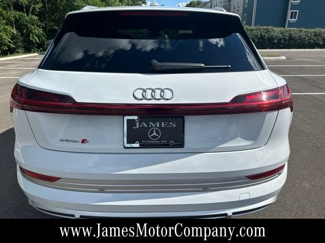 Used 2022 Audi e-tron S Premium Plus AWD/4WD image 6
