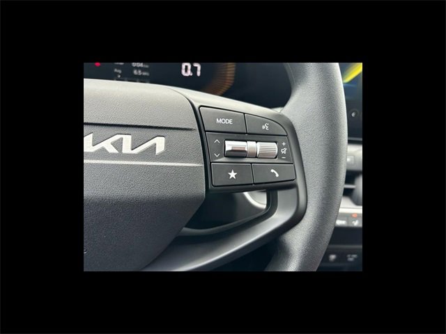 New 2025 Kia K4 LXS image 16
