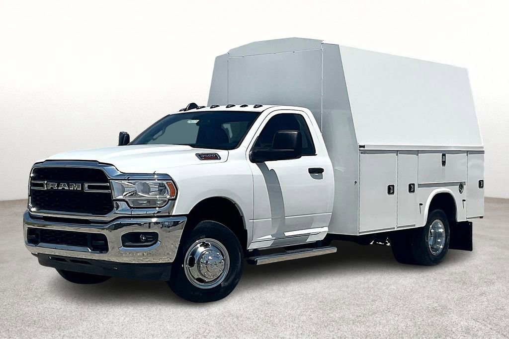 Used 2024 RAM 3500 Tradesman w/ Chrome Appearance Group AWD/4WD image 2