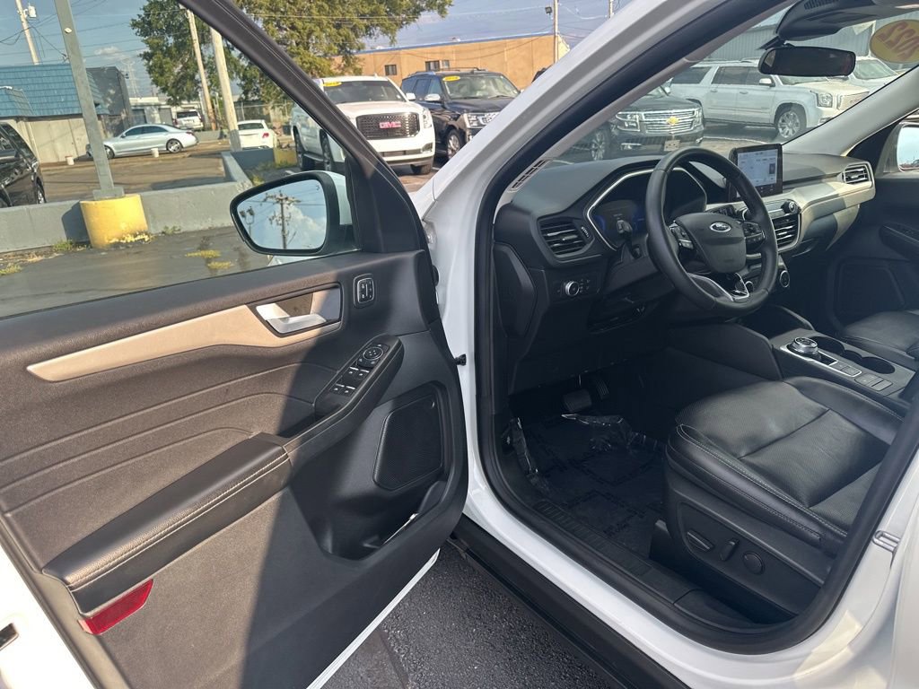 Used 2022 Ford Escape SEL w/ Technology Package image 24