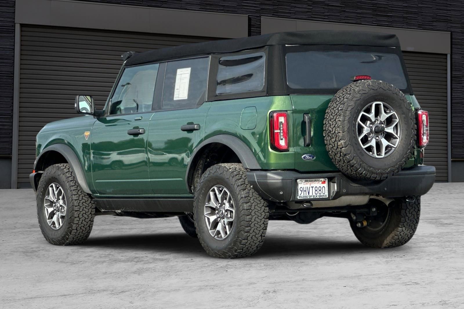 Used 2023 Ford Bronco Badlands image 6