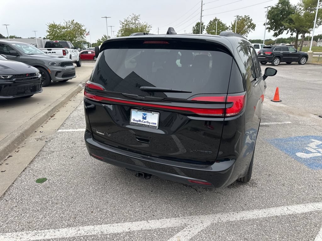 New 2026 Chrysler Pacifica Limited w/ S Appearance Package FWD image 29