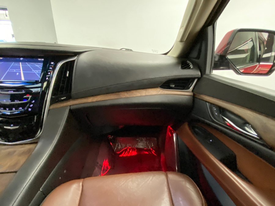Used 2015 Cadillac Escalade ESV Premium AWD/4WD image 26