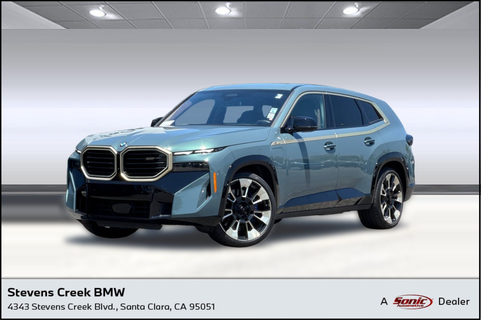 Used 2023 BMW XM AWD/4WD image 1